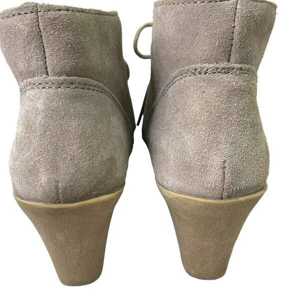 White Mountain Womens 9M Suede Ankle Boots High Wedge Heel Laced Up Taupe Gray - Picture 3 of 11